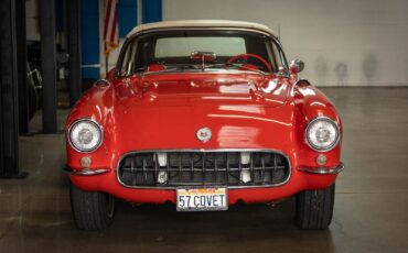 Chevrolet-Corvette-1957-2-Door-Roadster-Convertible-30