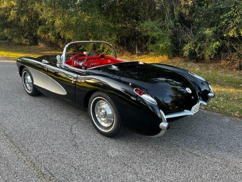 Chevrolet-Corvette-1957-2
