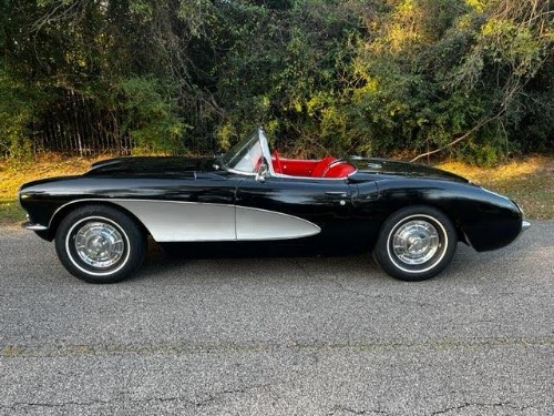 Chevrolet-Corvette-1957-3