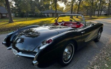 Chevrolet-Corvette-1957-4