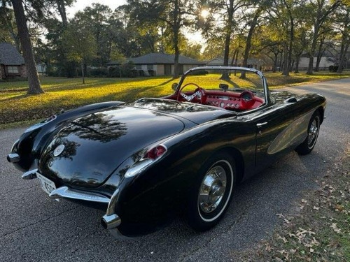 Chevrolet-Corvette-1957-4