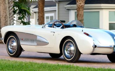 Chevrolet-Corvette-1957-Classic-Car-12