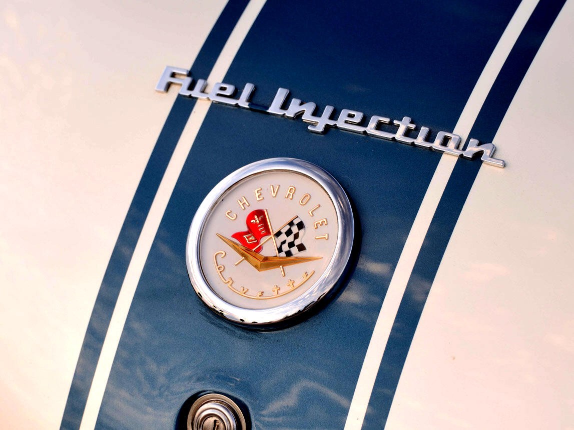 Chevrolet-Corvette-1957-Classic-Car-15