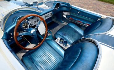 Chevrolet-Corvette-1957-Classic-Car-17