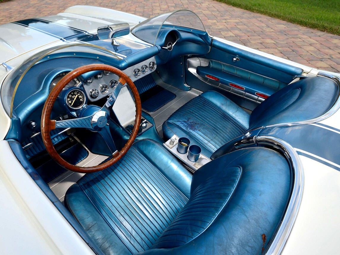 Chevrolet-Corvette-1957-Classic-Car-17