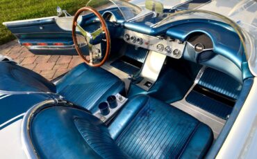 Chevrolet-Corvette-1957-Classic-Car-21