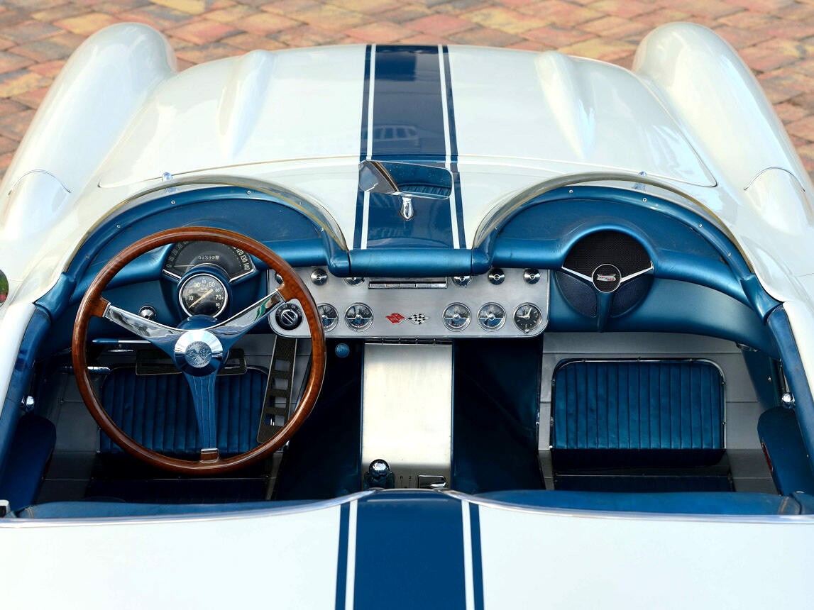 Chevrolet-Corvette-1957-Classic-Car-22
