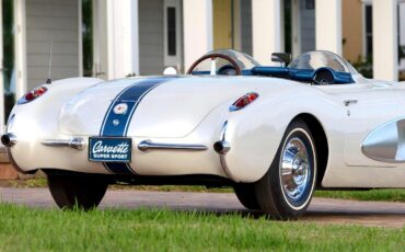 Chevrolet-Corvette-1957-Classic-Car-29
