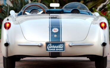 Chevrolet-Corvette-1957-Classic-Car-30