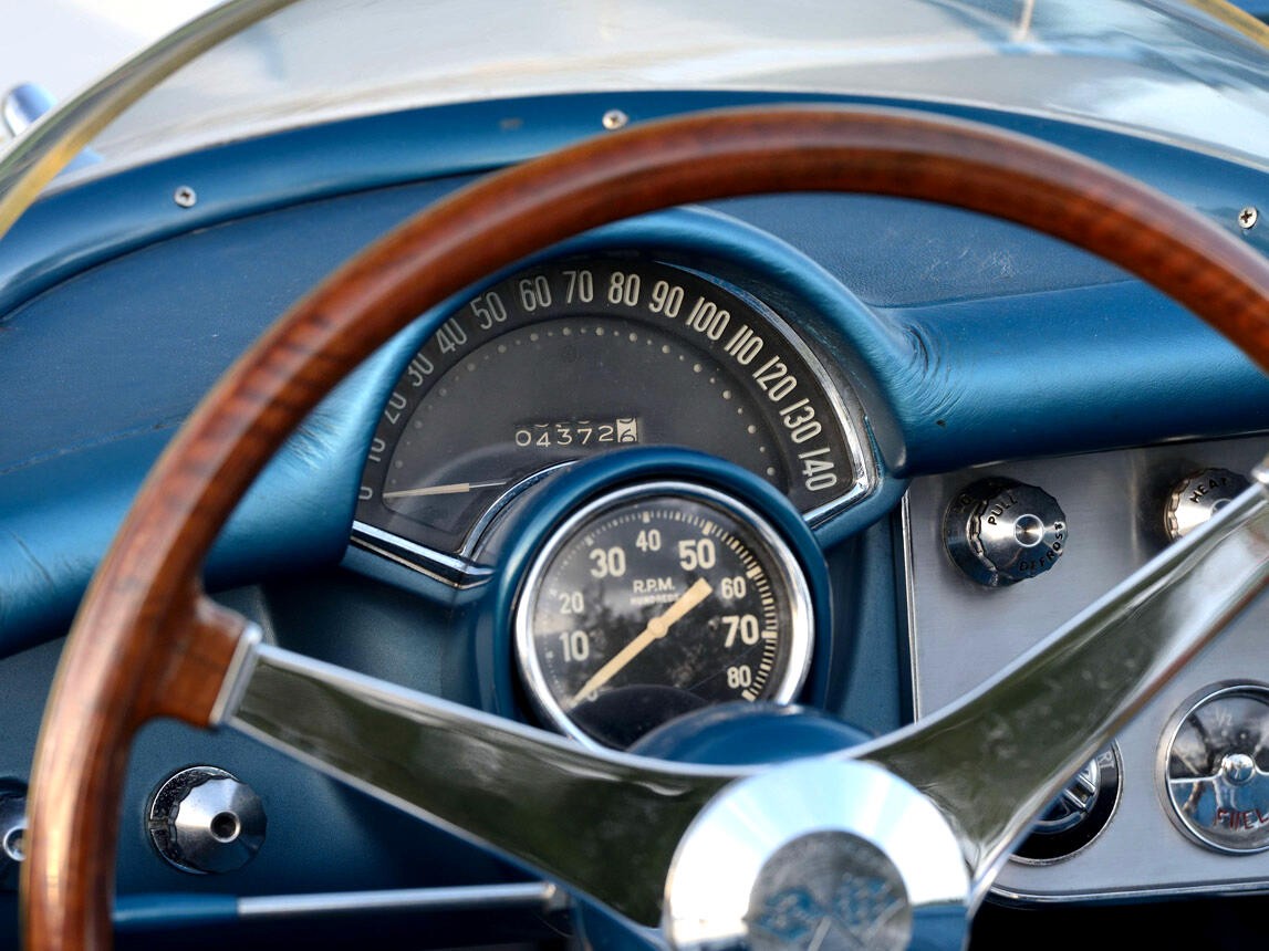 Chevrolet-Corvette-1957-Classic-Car-35