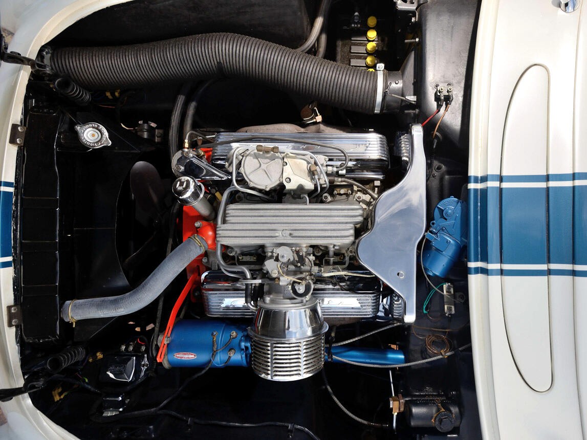 Chevrolet-Corvette-1957-Classic-Car-38