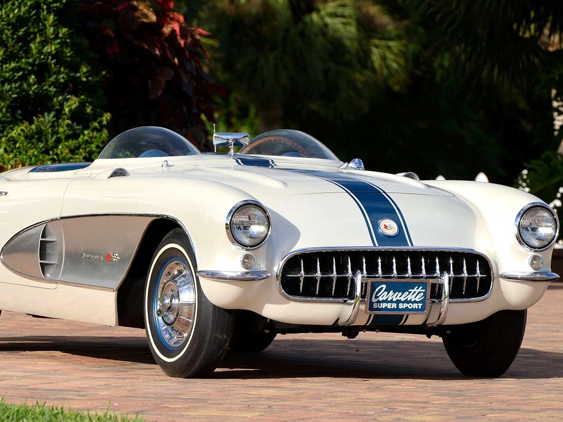 Chevrolet-Corvette-1957-Classic-Car-5