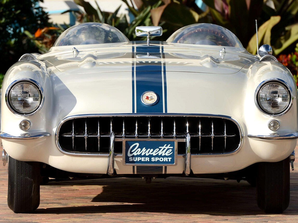 Chevrolet-Corvette-1957-Classic-Car-7