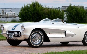 Chevrolet-Corvette-1957-Classic-Car-9