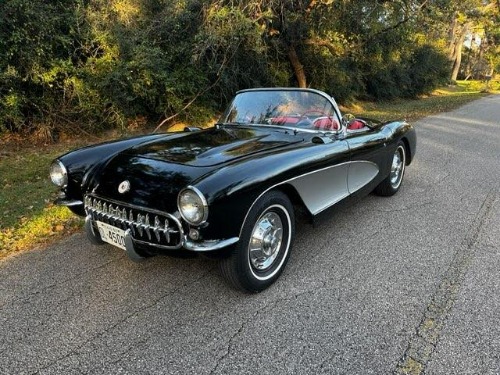 Chevrolet-Corvette-1957