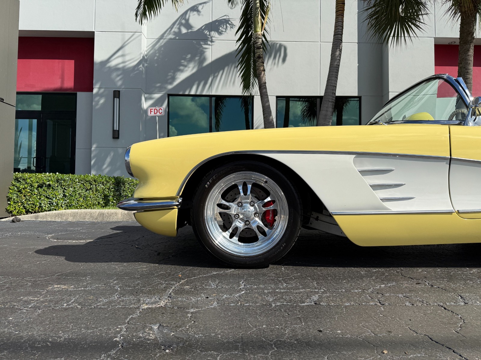 Chevrolet-Corvette-1959-Convertible-12