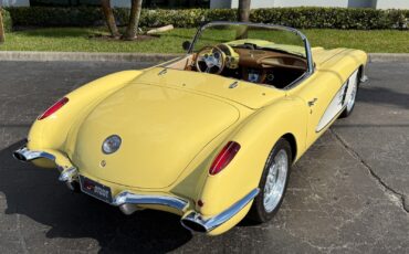 Chevrolet-Corvette-1959-Convertible-17
