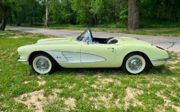 Chevrolet-Corvette-1959-Convertible-2