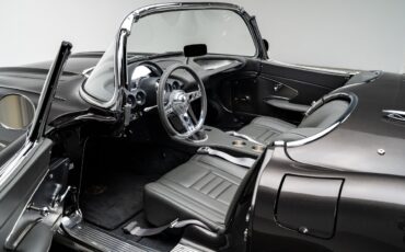 Chevrolet-Corvette-1959-Convertible-2