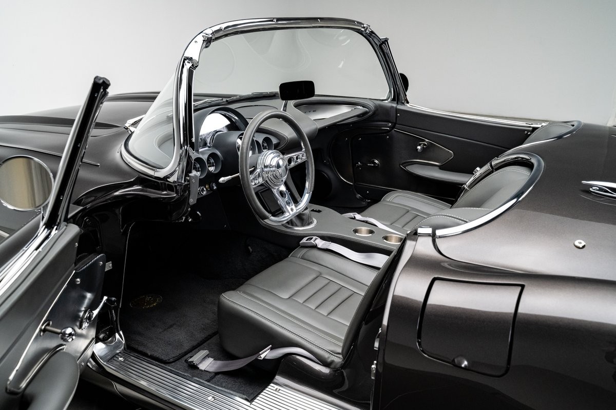 Chevrolet-Corvette-1959-Convertible-2