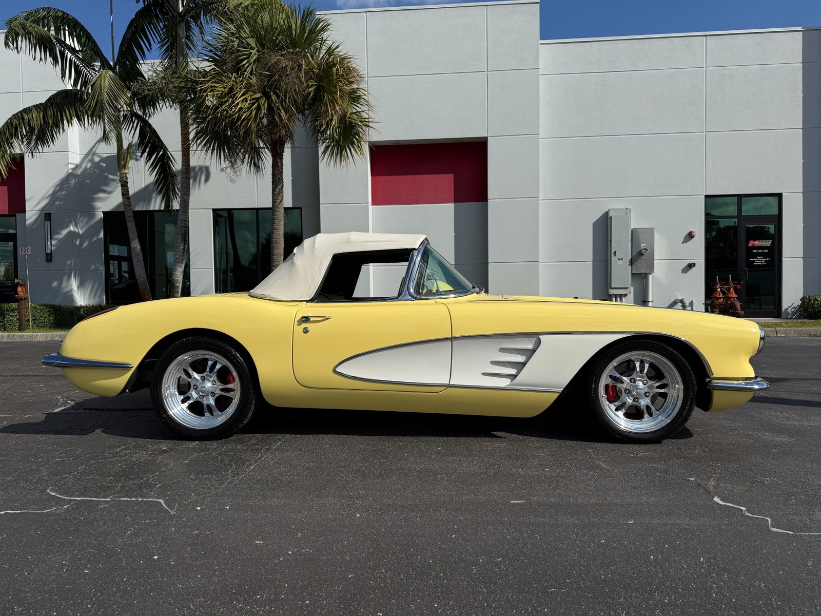 Chevrolet-Corvette-1959-Convertible-20