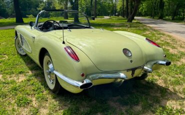 Chevrolet-Corvette-1959-Convertible-3