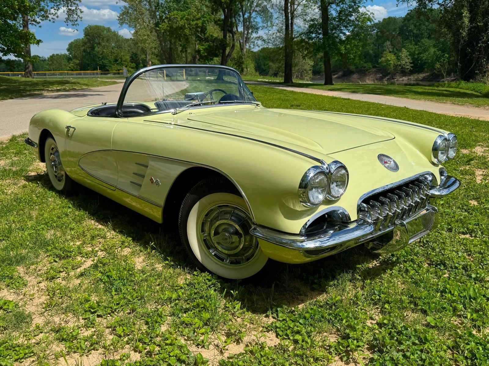 Chevrolet-Corvette-1959-Convertible-5