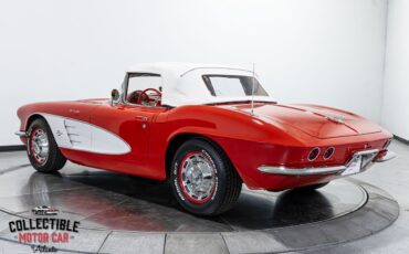 Chevrolet-Corvette-1961-10