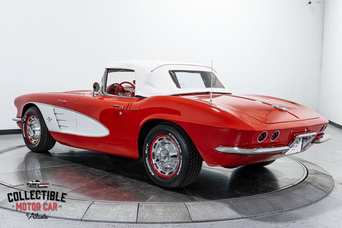 Chevrolet-Corvette-1961-10