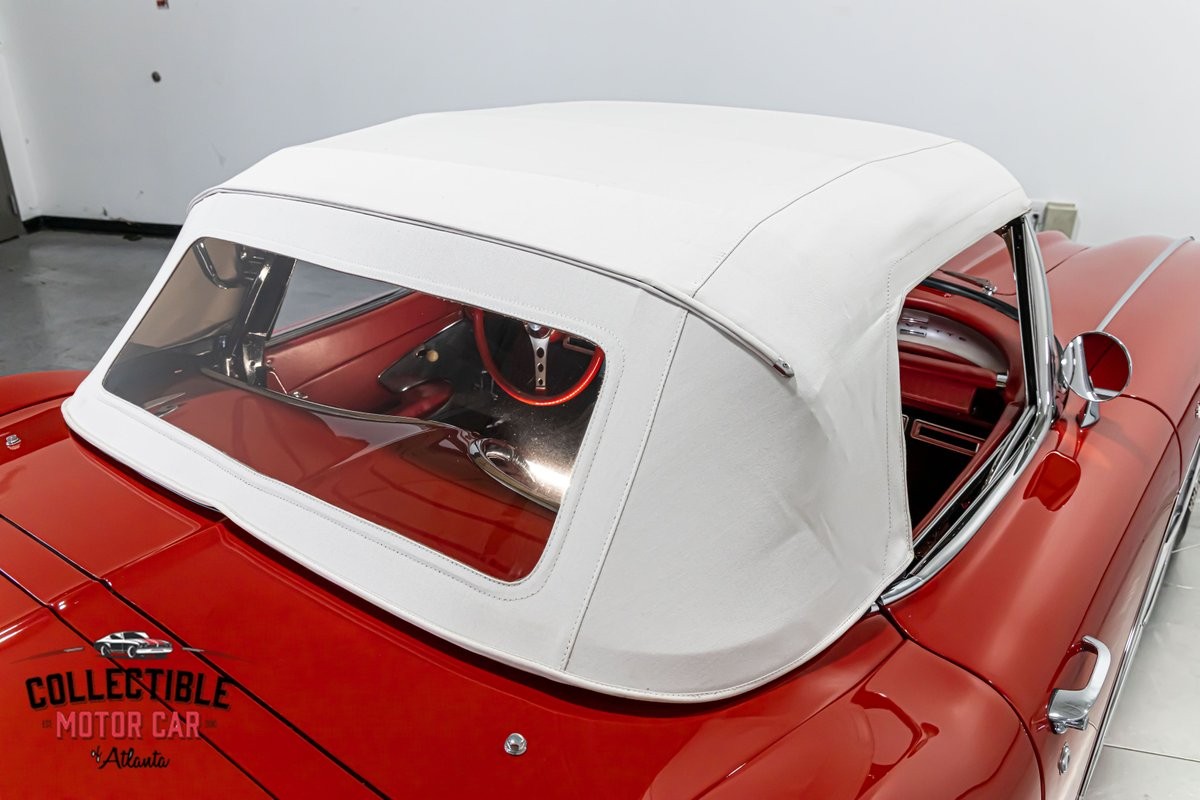 Chevrolet-Corvette-1961-15