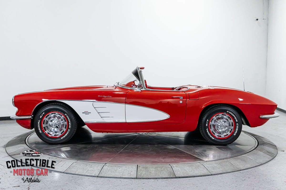 Chevrolet-Corvette-1961-18