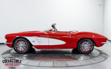 Chevrolet-Corvette-1961-18