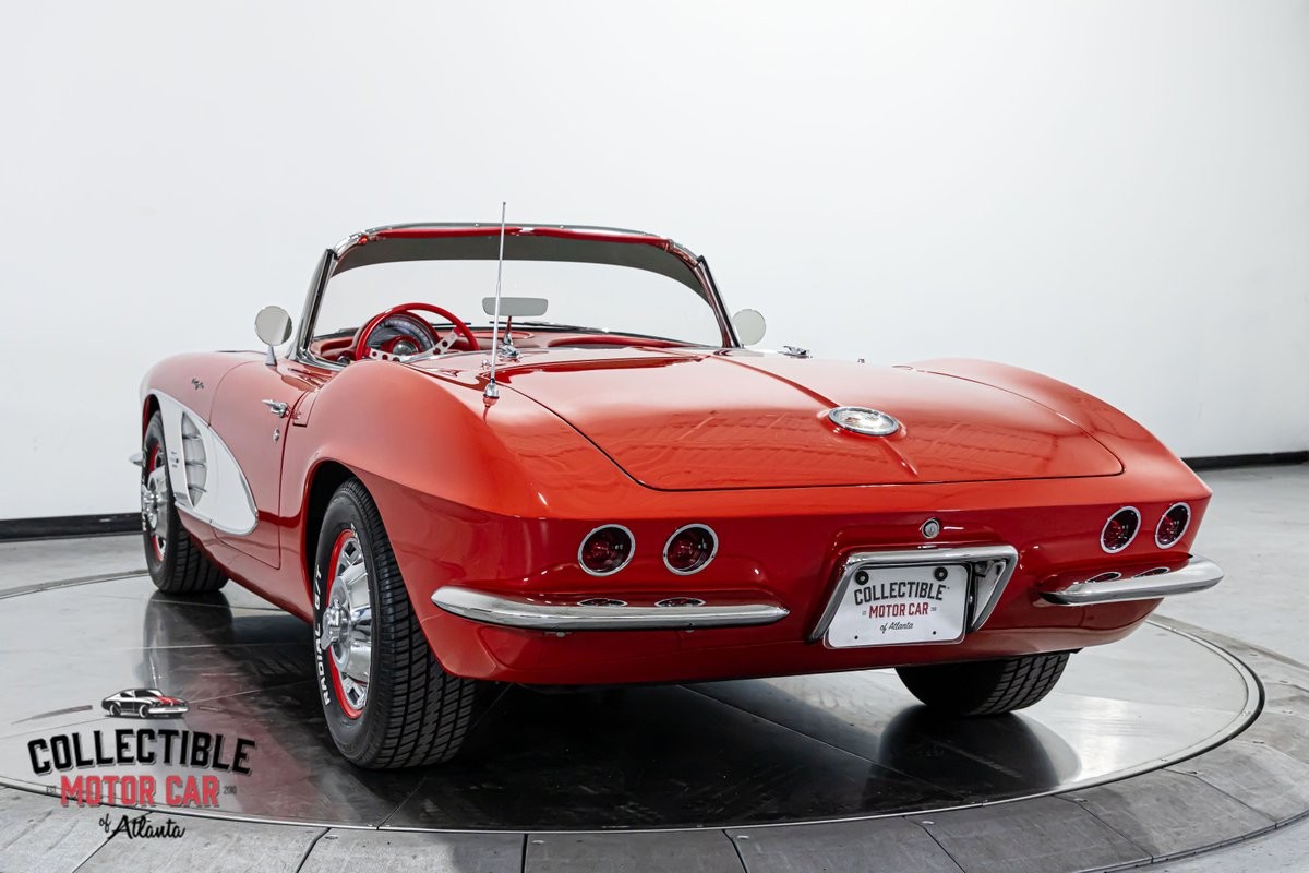Chevrolet-Corvette-1961-21