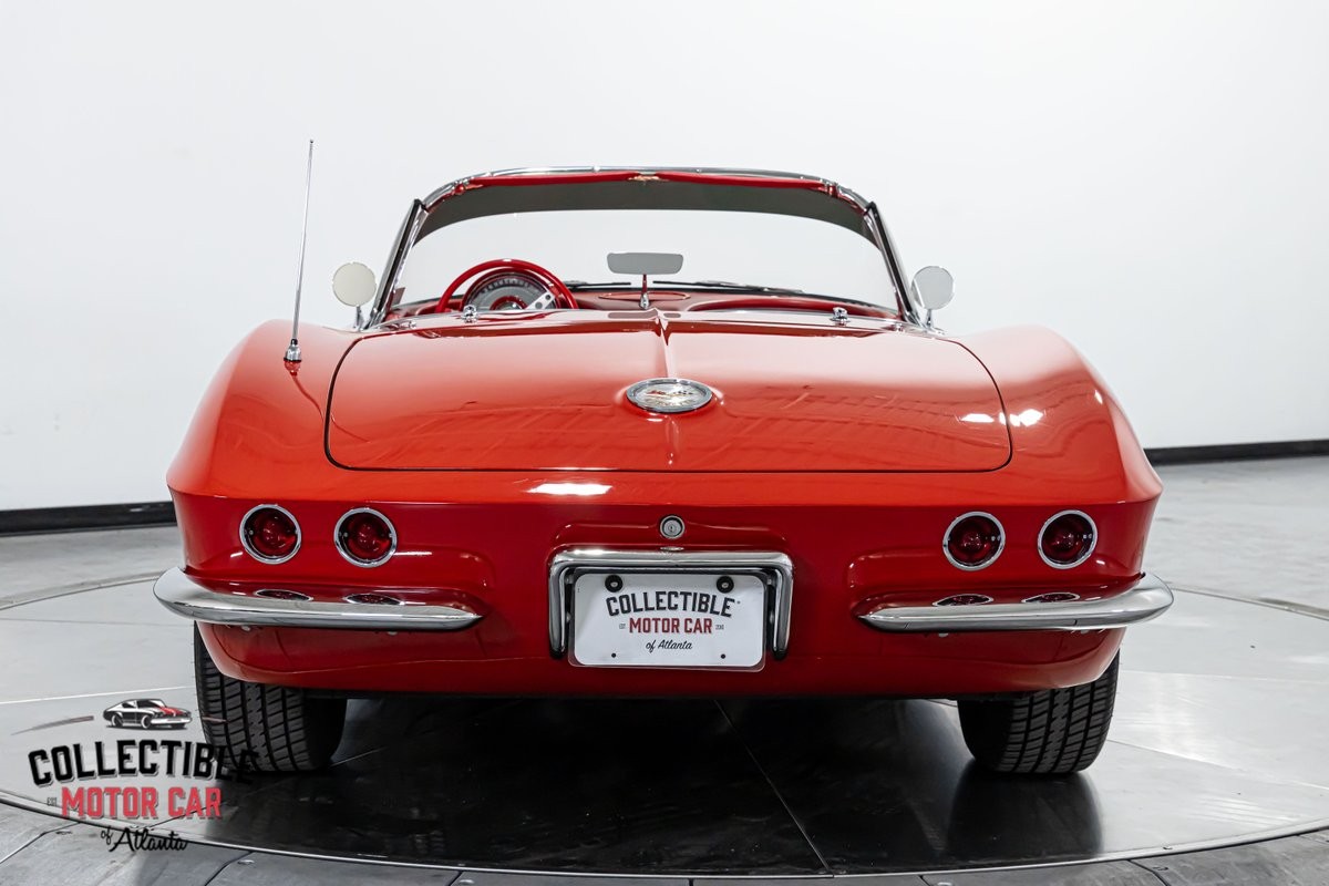 Chevrolet-Corvette-1961-22
