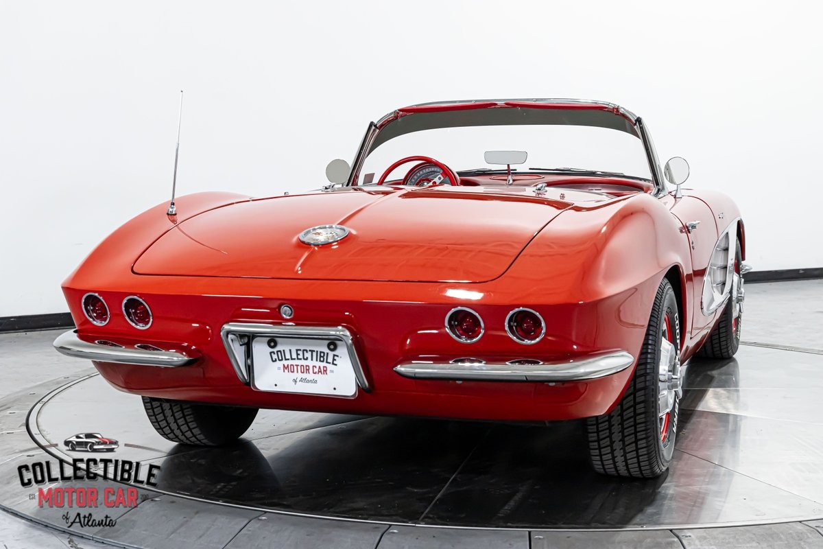 Chevrolet-Corvette-1961-23