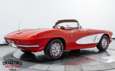 Chevrolet-Corvette-1961-25
