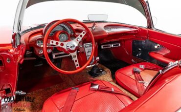 Chevrolet-Corvette-1961-3