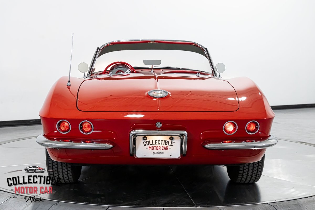 Chevrolet-Corvette-1961-35