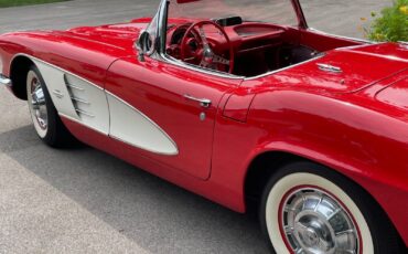Chevrolet-Corvette-1961-Convertible-1