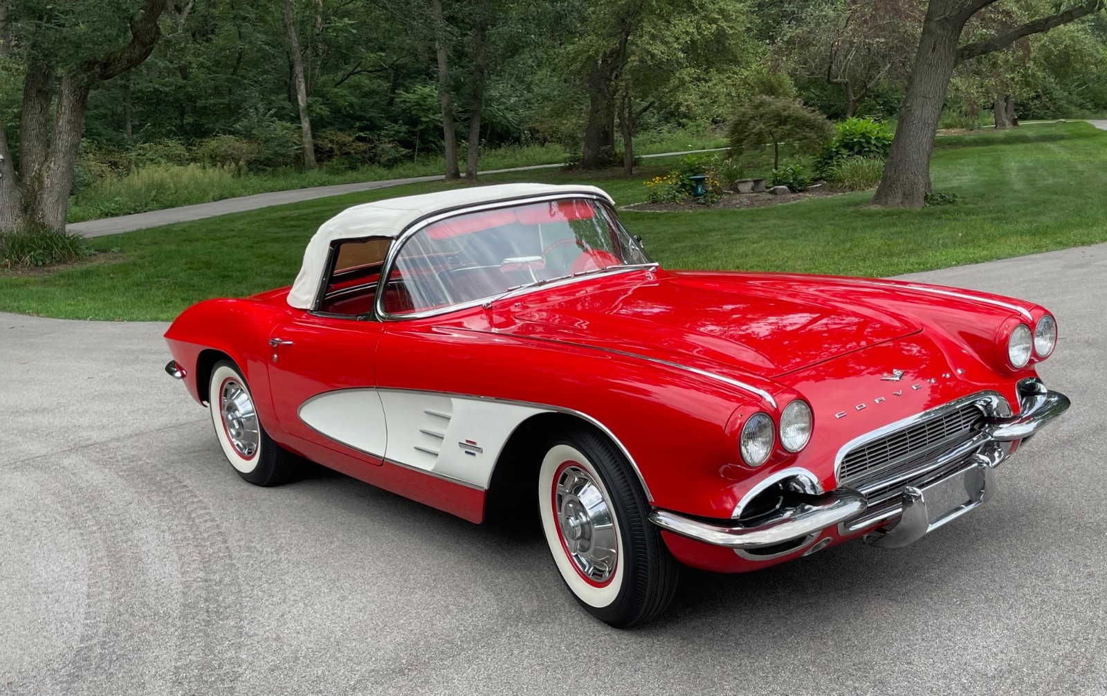 Chevrolet-Corvette-1961-Convertible-24