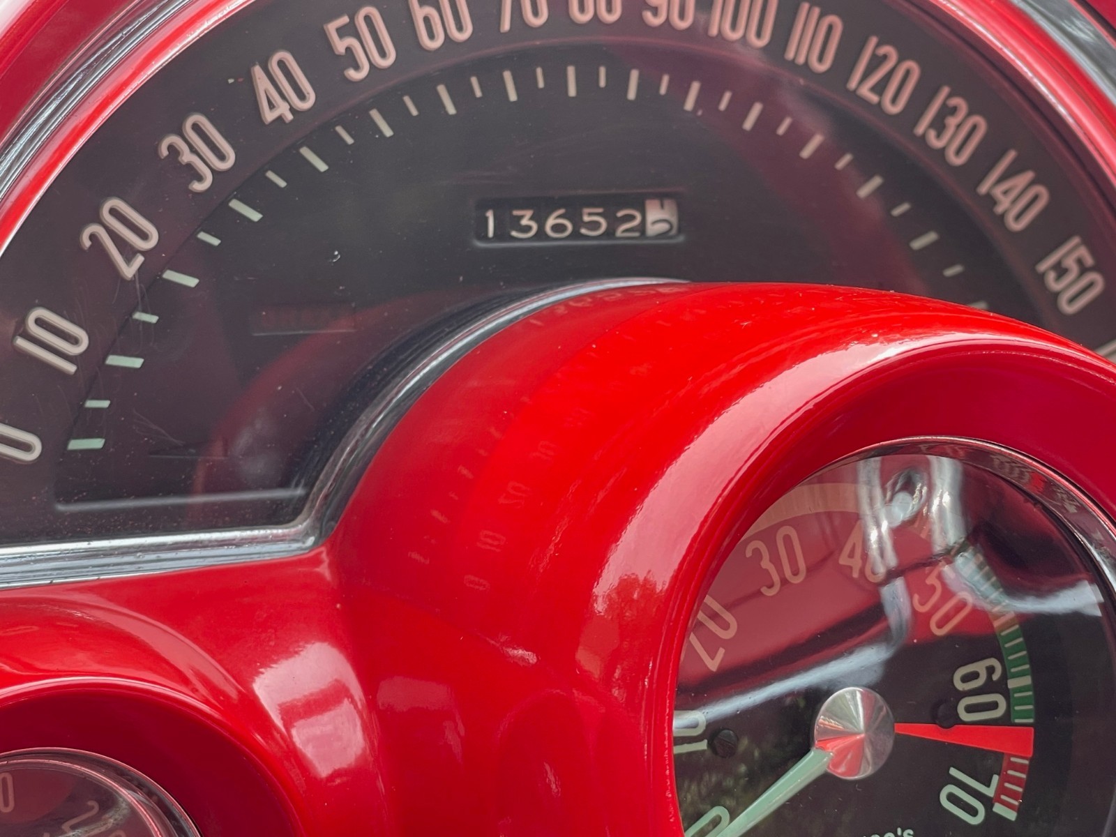 Chevrolet-Corvette-1961-Convertible-3