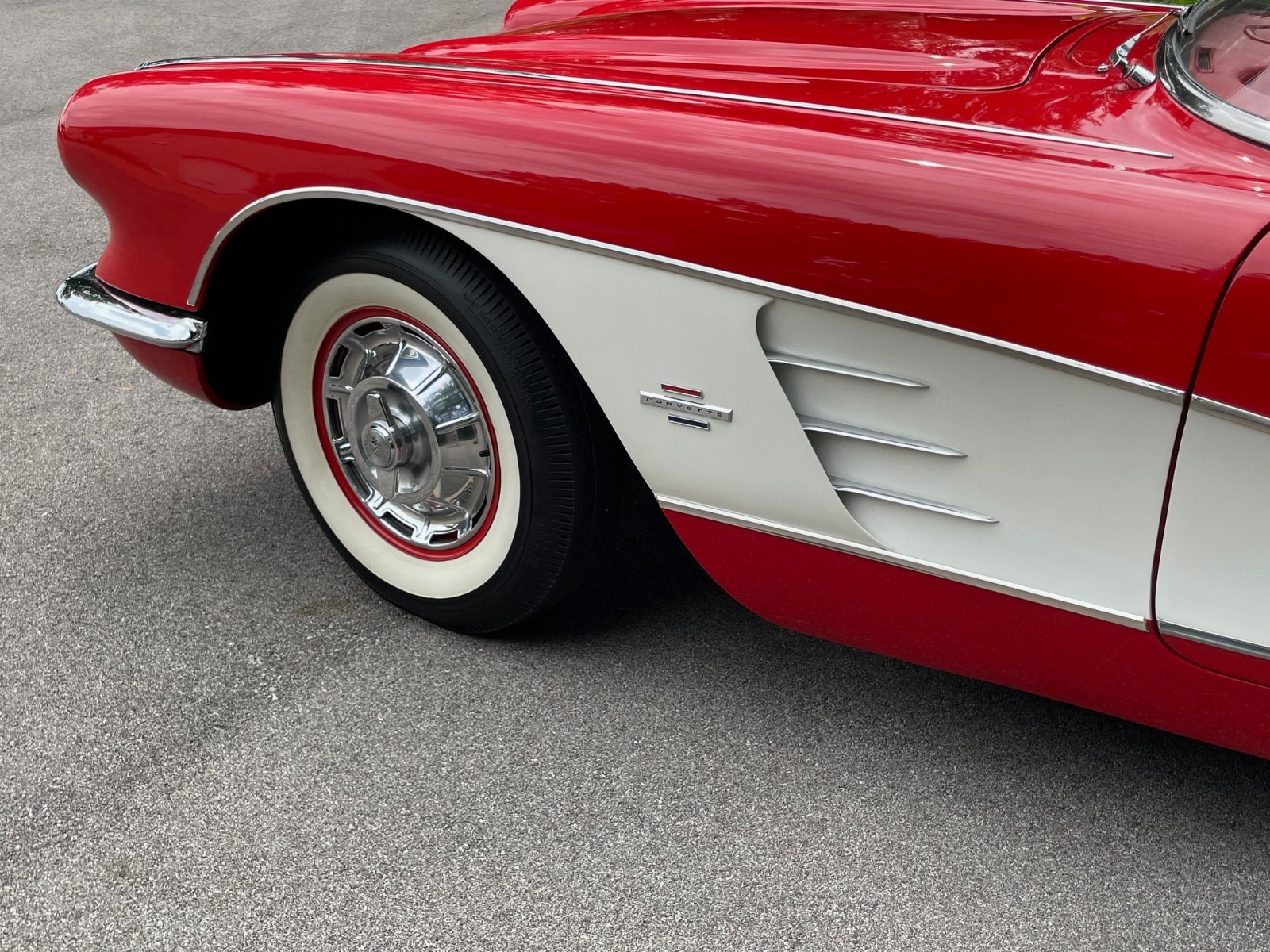 Chevrolet-Corvette-1961-Convertible-35