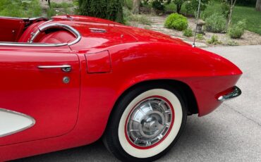Chevrolet-Corvette-1961-Convertible-36