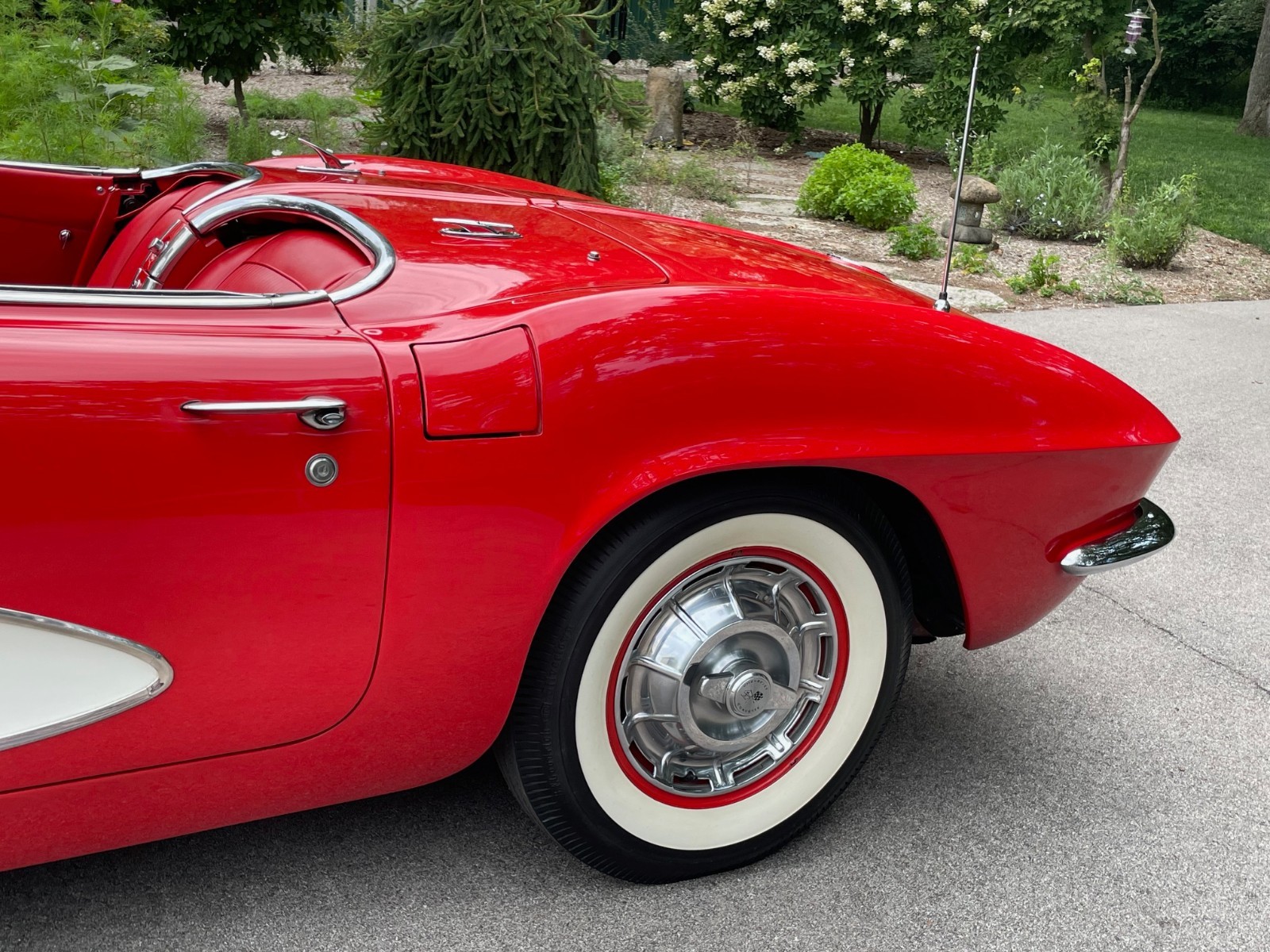 Chevrolet-Corvette-1961-Convertible-36