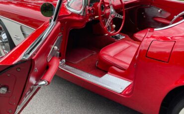 Chevrolet-Corvette-1961-Convertible-37