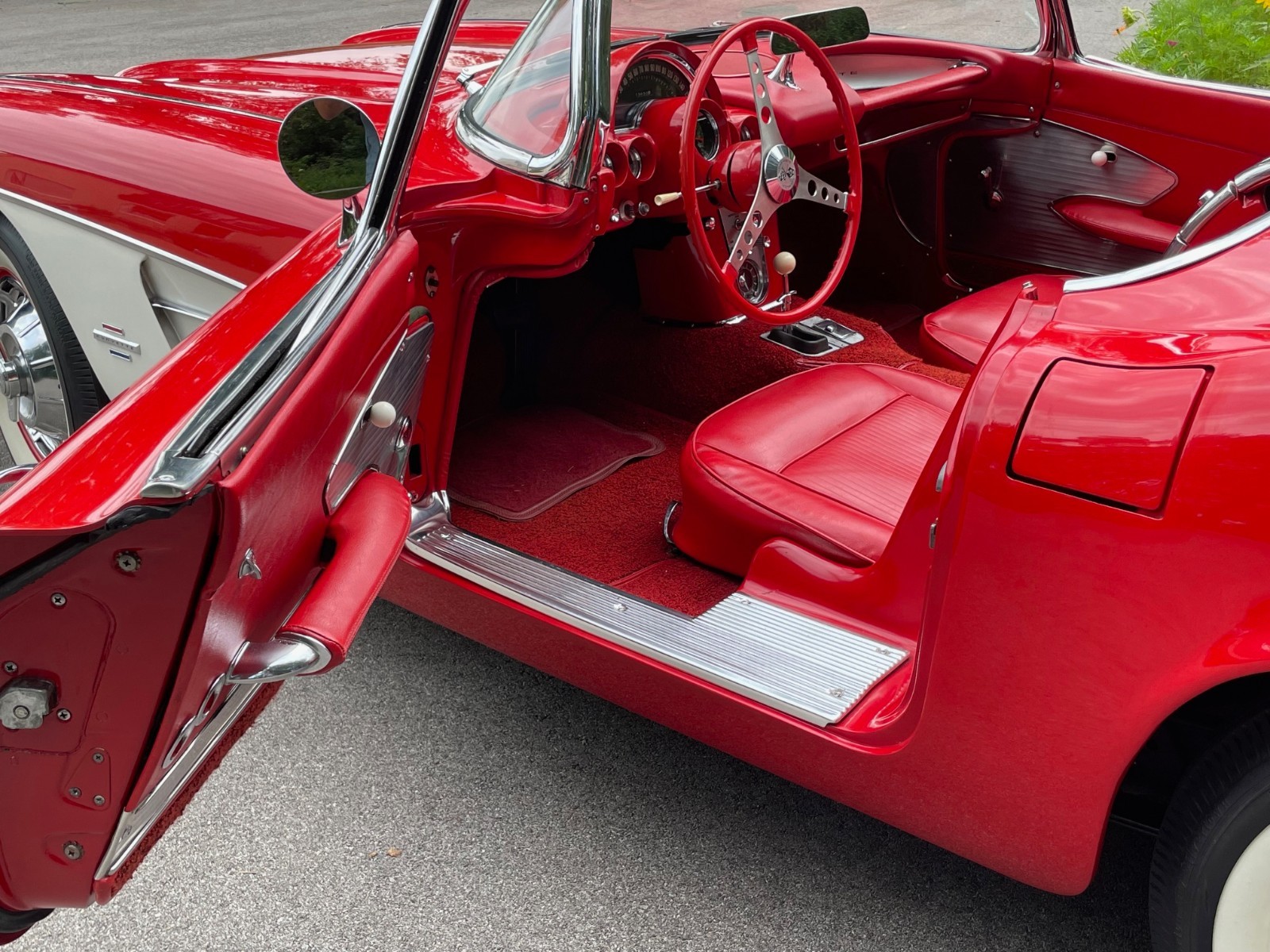 Chevrolet-Corvette-1961-Convertible-37