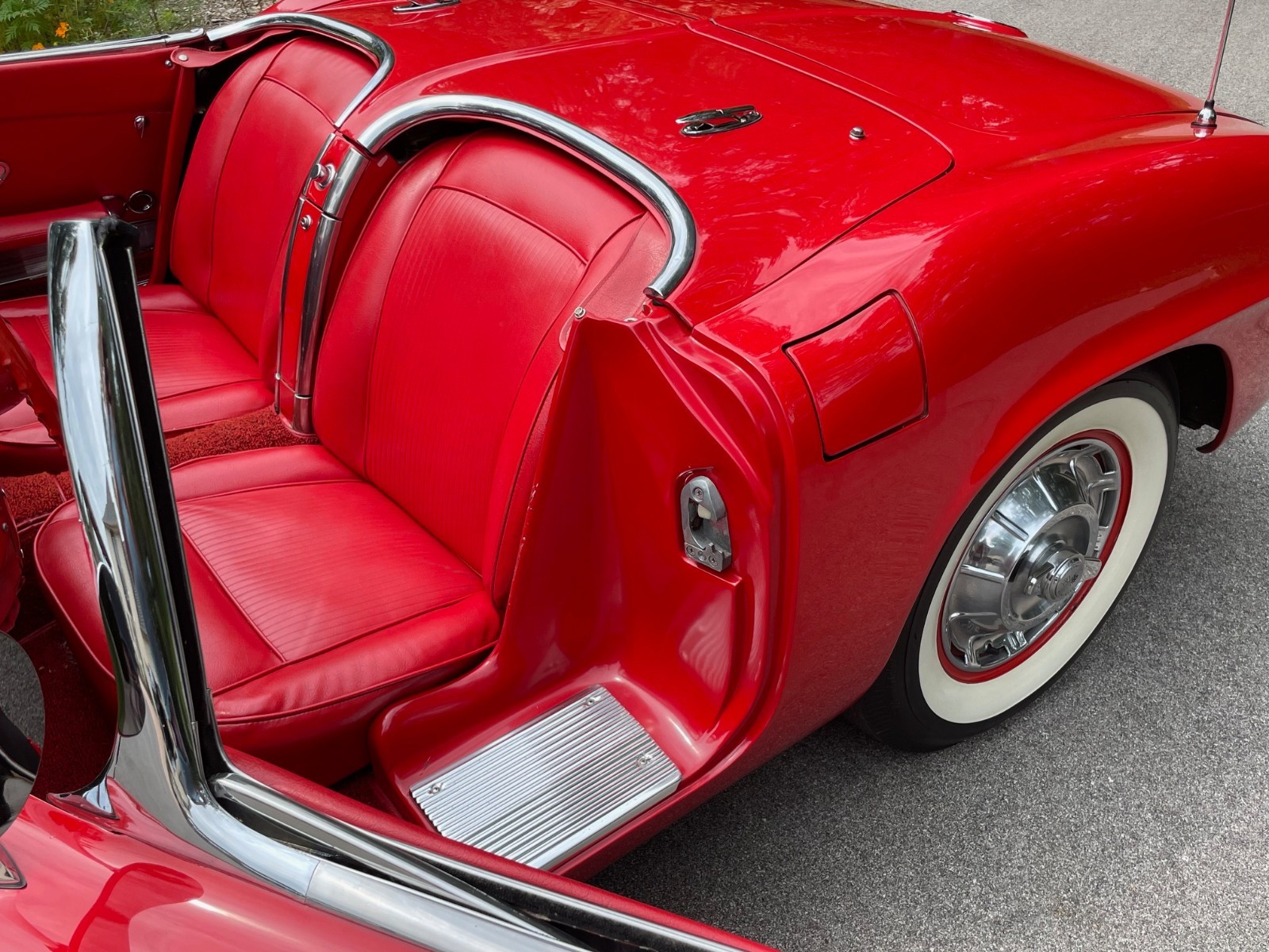 Chevrolet-Corvette-1961-Convertible-5