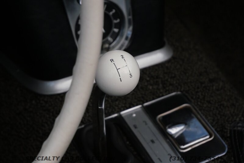 Chevrolet-Corvette-1962-17