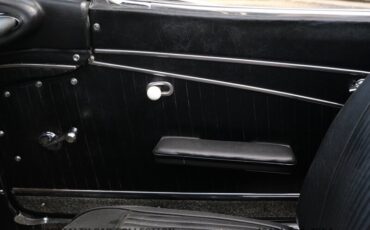 Chevrolet-Corvette-1962-18