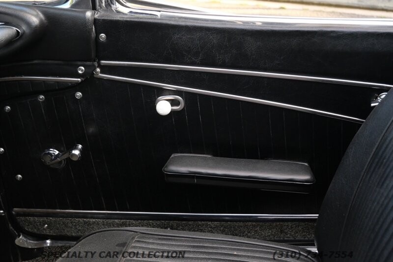 Chevrolet-Corvette-1962-18